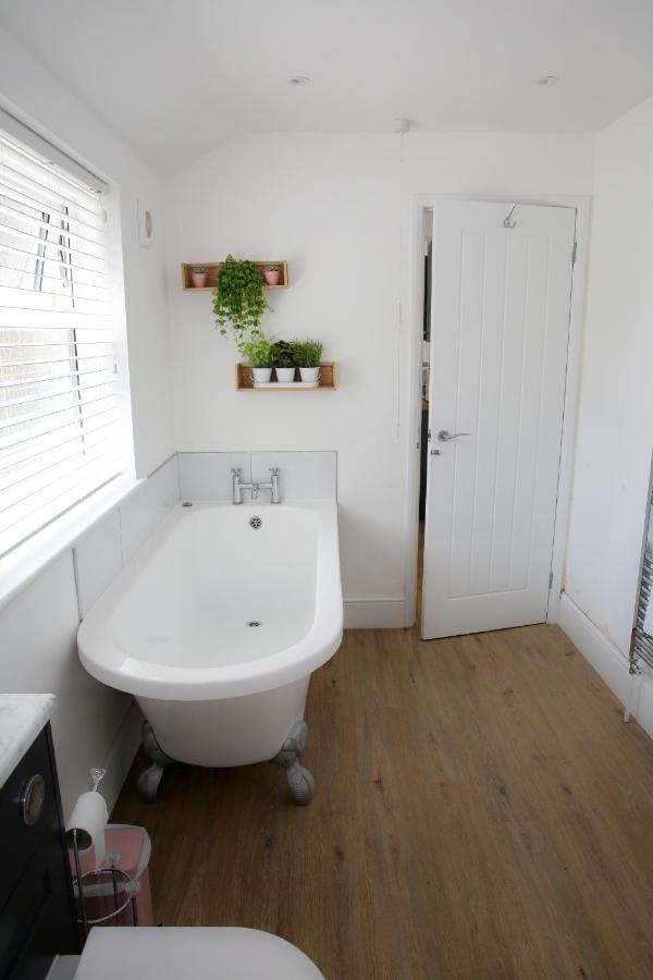 Fully Refurbished Property-March 22-Next To Beach Lowestoft Exterior foto